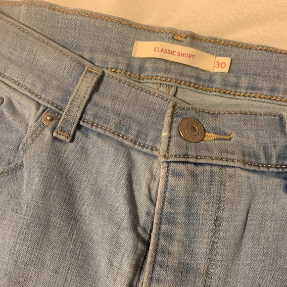 Levi's Size 30 Flower Shorts - Picture 5 of 5